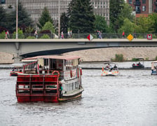 <p>Wrocławianie odpoczywają nad Odrą. Ostatni dzień długiego majowego weekendu (5.05.2024)&nbsp;</p>